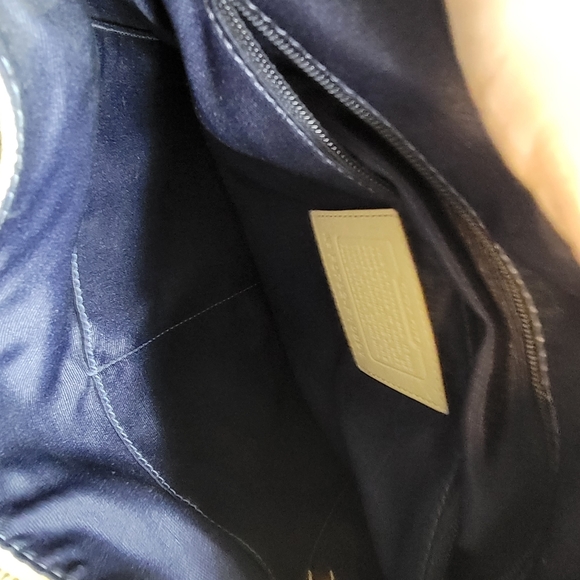 Coach - Picture 6 of 6